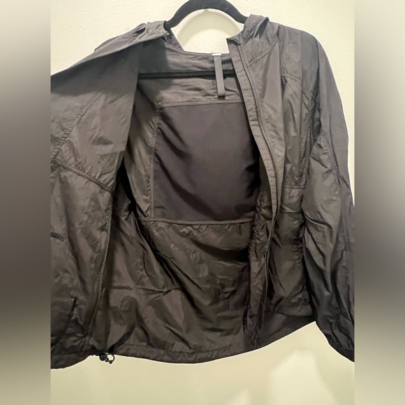 Lululemon Hood Lite Packable Jacket - Picture 9 of 10